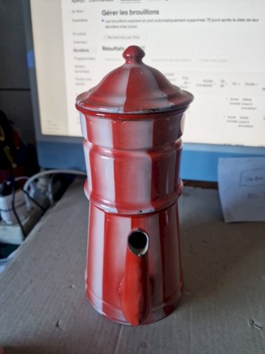 cafetière  en tole émaillée  décor Uni