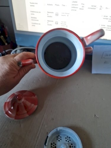 cafetière  en tole émaillée  décor Uni