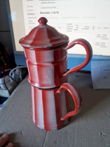 cafetière  en tole émaillée  décor Uni
