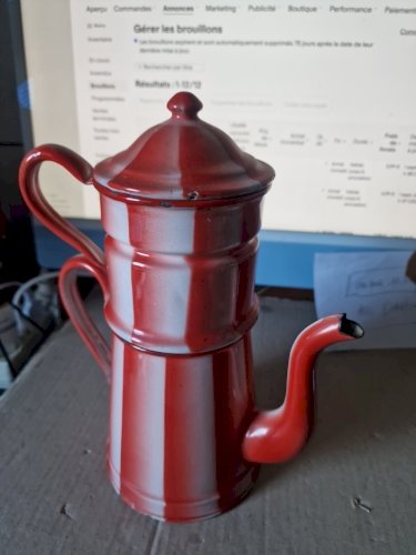 cafetière  en tole émaillée  décor Uni