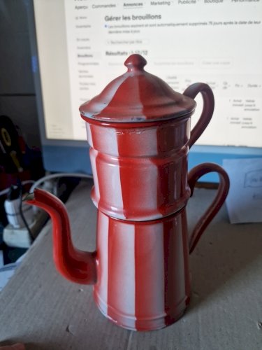 cafetière  en tole émaillée  décor Uni