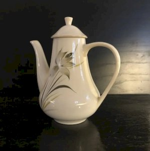 Cafetière et sucrier en porcelaine