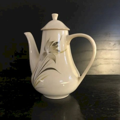 Cafetière et sucrier en porcelaine