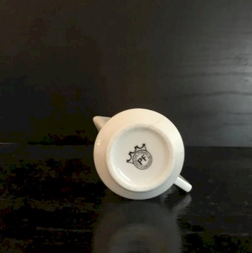 Cafetière vintage et pot à lait