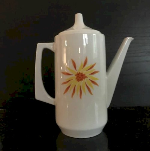 Cafetière vintage et pot à lait