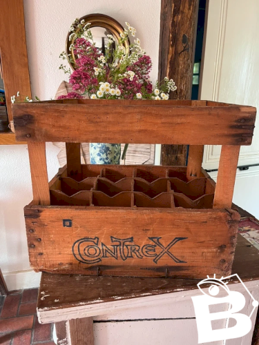Caisse à bouteilles ancienne Contrex