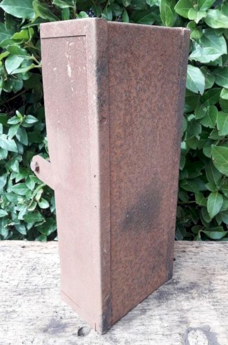 Caisse métal 2 compartiments outils ancienne