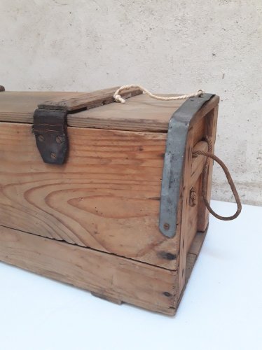 Caisse militaire L64,3xH27xP23,2 de munitions en bois