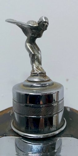 Calandre de ROLLS  ROYCE en gourde a wisky et boite a musique XX siècle