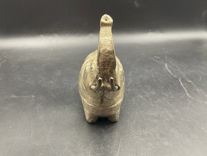 Cambodge boite à chaux bétel argenté éléphant Cambodia lime box Indochine