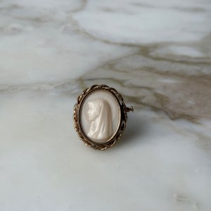Camée représentant la Vierge monté en broche XIXe M3954
