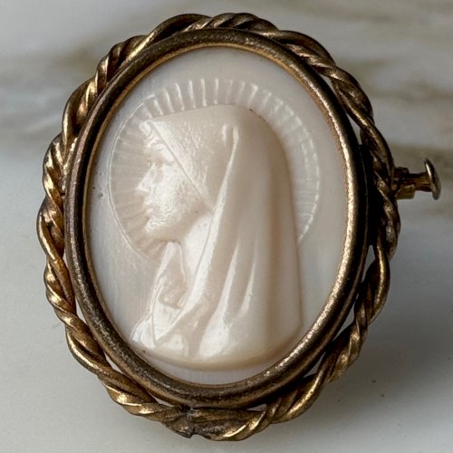 Camée représentant la Vierge monté en broche XIXe M3954
