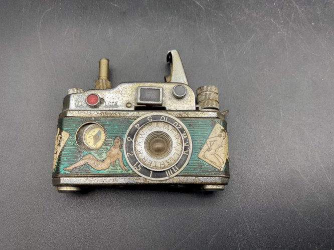 Camera Lighter - KKW - ESSENCE - 1940's Japan - Briquet MODEL ÉROTIQUE