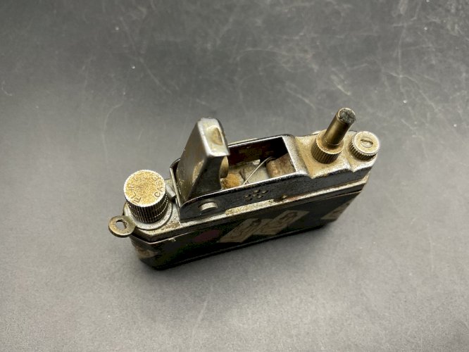 Camera Lighter - KKW - ESSENCE - 1940's Japan - Briquet MODEL ÉROTIQUE