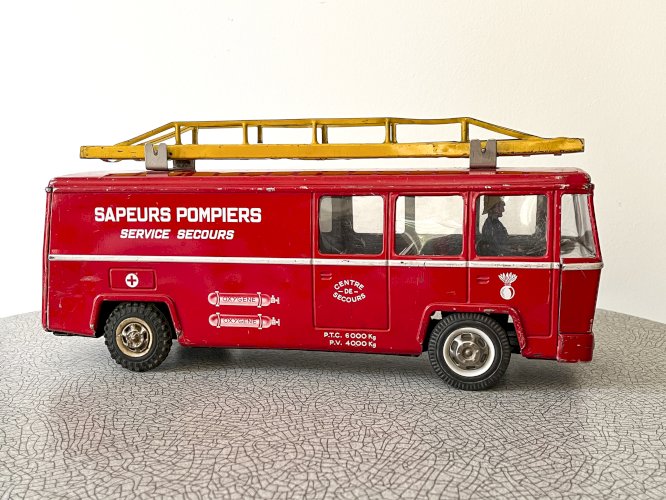 Camion Pompier Joustra en tôle, modèle n°644, jouet ancien