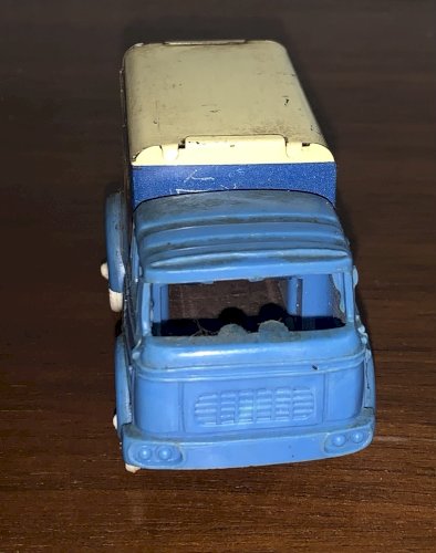 Camion sésame BERLIET  publicitaire LA VACHE GROSJEAN