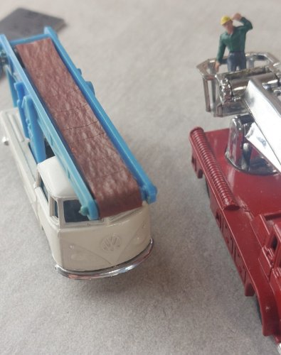Camion Volkswagen Pick up + Fire engine Simon Snorkel, Husky