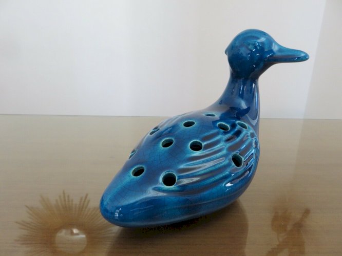 CANARD PIQUE FLEURS EN CERAMIQUE CRAQUELEE BLEUE ANNEES 70 VINTAGE