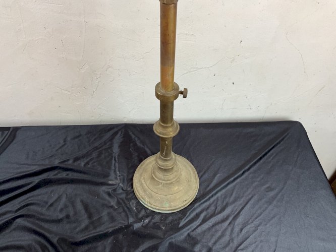 Candélabre d’église en laiton ajustable XIX Antic brass church altar candelabra