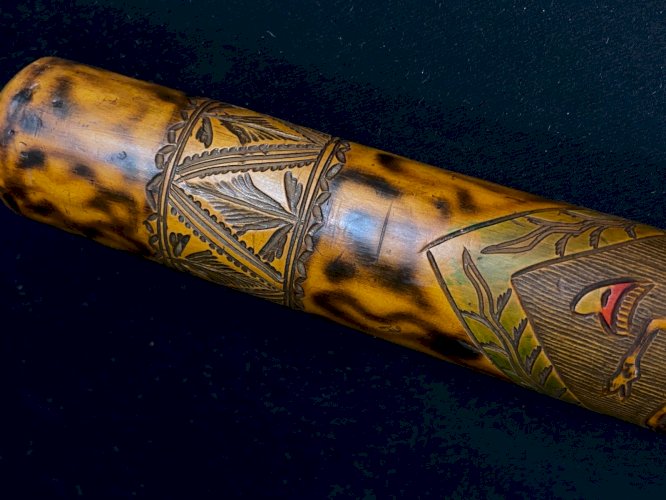 Canne bâton de marche bois massif sculpté personnages Aztèques Mayas Mexique