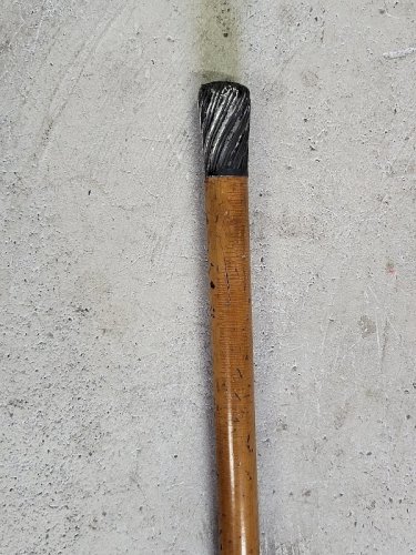 CANNE DE MARCHE EN BOIS AVEC POMMEAU EN ARGENT MASSIF N° 1