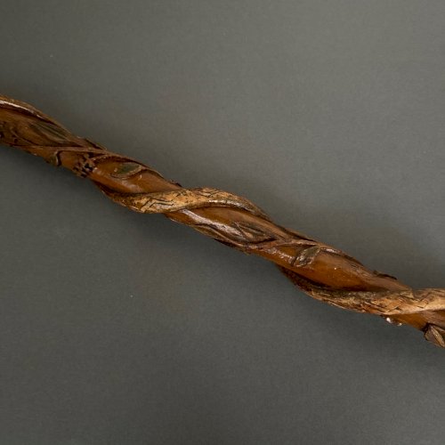 Canne en bois pommeau sculpté serpent Helling art populaire M3965