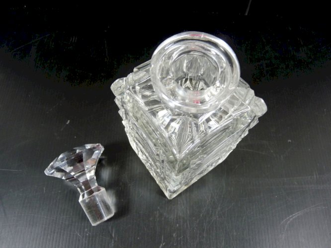 Carafe à Liqueur Cristal Taillé Baccarat