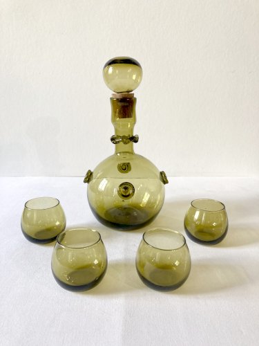 Carafe à liqueur en verre soufflé, et ses 4 petits verres