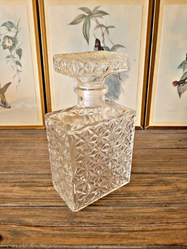 Carafe à whisky rectangulaire made in France motifs géométriques