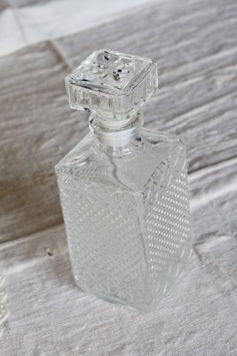 Carafe à whisky vintage en verre pressé – Bouchon gravé fleur