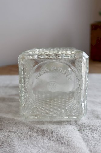 Carafe à whisky vintage en verre pressé