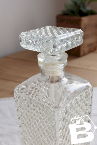 Carafe à whisky vintage en verre pressé