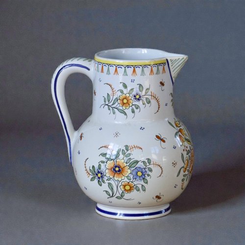 Carafe artisanale signée Moustiers peinte à la main