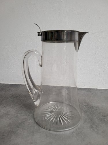 CARAFE AVEC COUVERCLE EN CRISTAL ET METAL ARGENTE