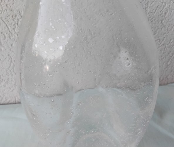 Carafe bouteille en verre bullé