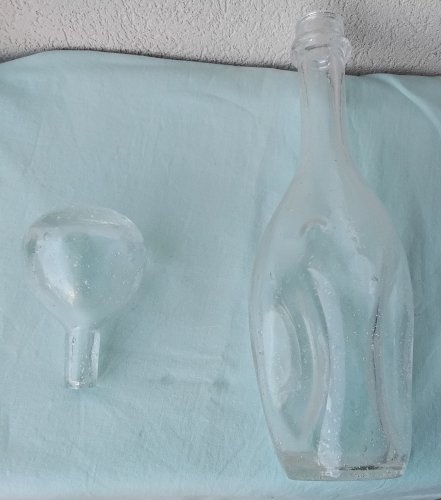 Carafe bouteille en verre bullé