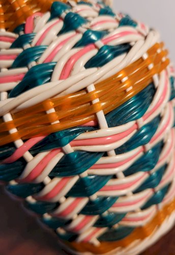 Carafe Bouteille Viresa en scoubidou tressé  1960's 70's Italie