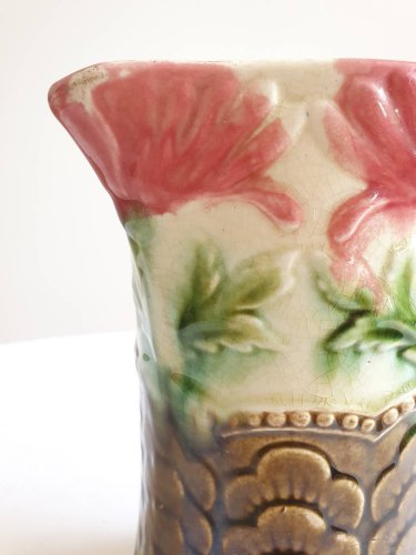 Carafe en barbotine Art nouveau, début XXème