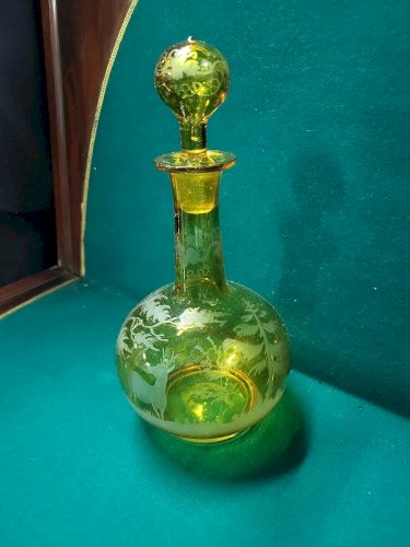 CARAFE EN CRISTAL DE BOHEME AVEC SON BOUCHON