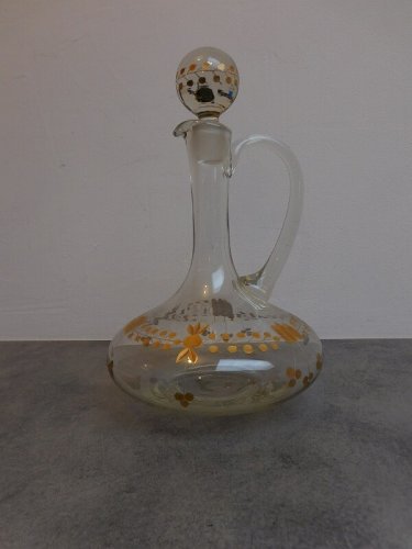CARAFE EN CRISTAL DECOR A LA DORURE AVEC SON BOUCHON