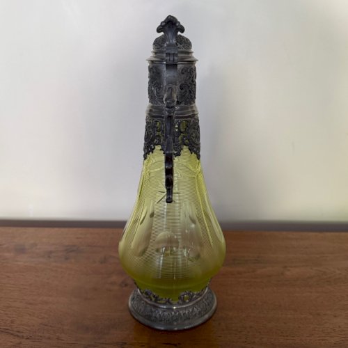 Carafe en cristal et étain fin XIXe fond vert M4039
