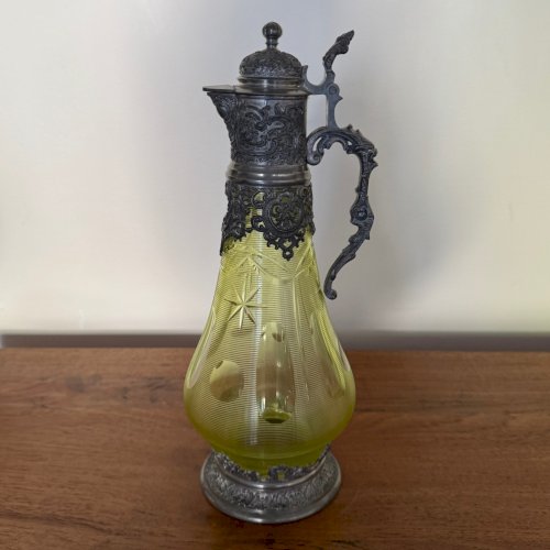 Carafe en cristal et étain fin XIXe fond vert M4039