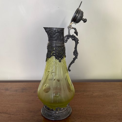 Carafe en cristal et étain fin XIXe fond vert M4039
