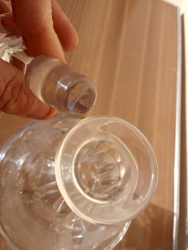 Carafe en cristal taillé ancienne.