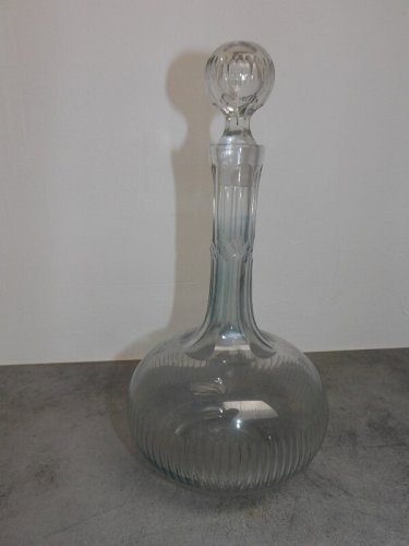CARAFE EN CRISTAL TAILLE AVEC SON BOUCHON