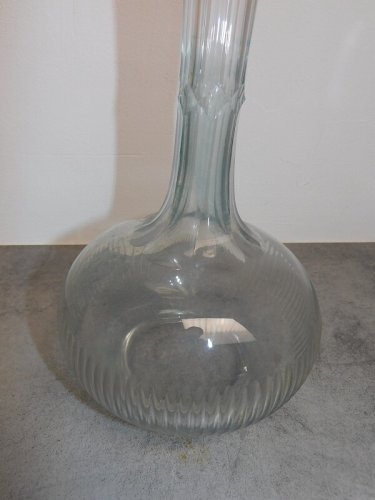 CARAFE EN CRISTAL TAILLE AVEC SON BOUCHON