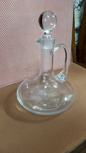 CARAFE EN VERRE A DECANTER AVEC ANSE ET BOUCHON