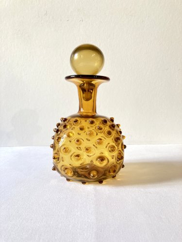 Carafe en verre ambré soufflé, du style de la région d'Empoli en Toscane, ca. 1970
