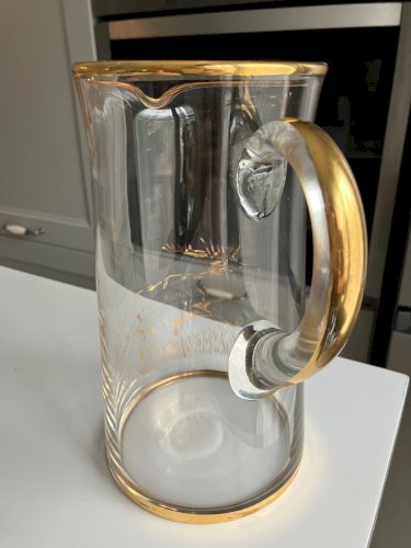 carafe en verre souffle liseres dores et decoree d' un cerf peint main