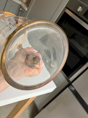 carafe en verre souffle liseres dores et decoree d' un cerf peint main
